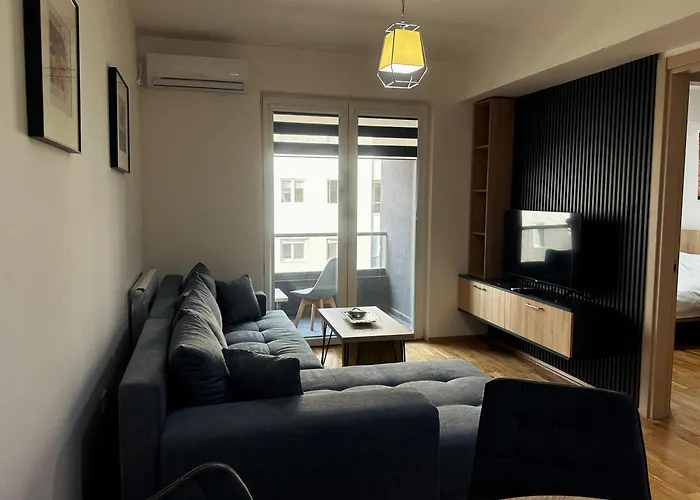 Henny By Sienna Skopje